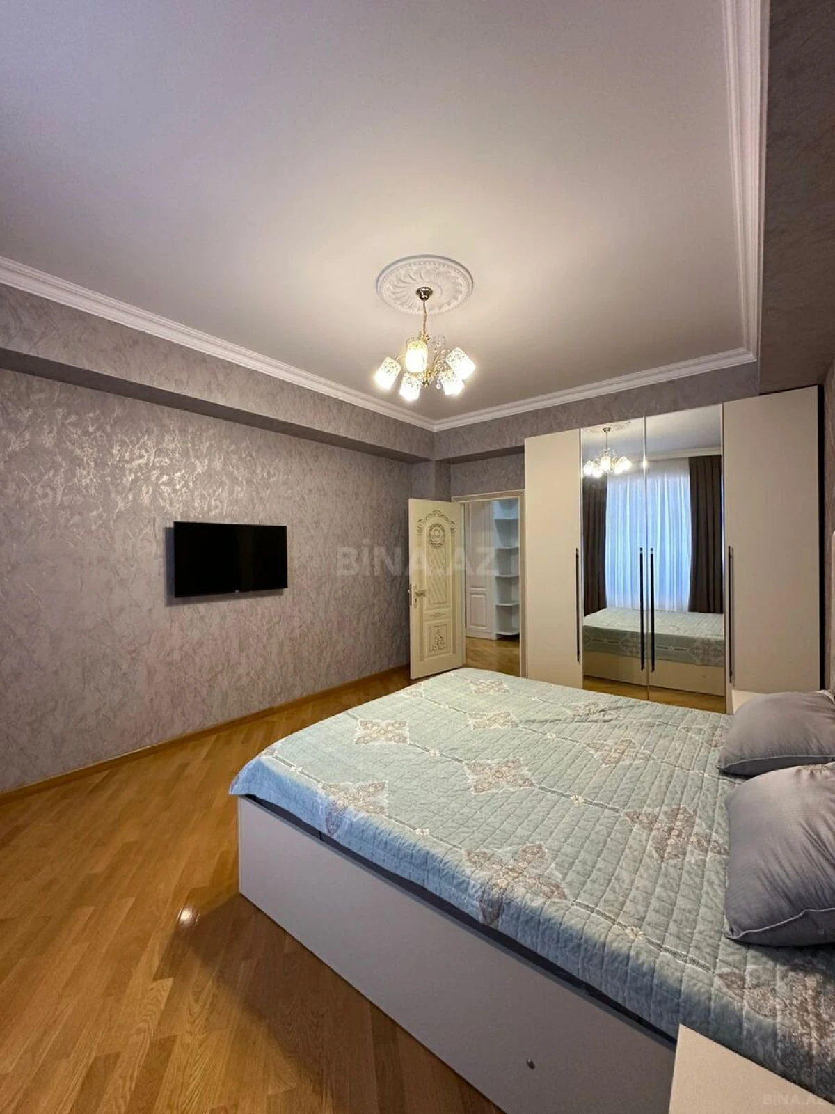 Satılır 2 otaqlı mənzil 120 m²