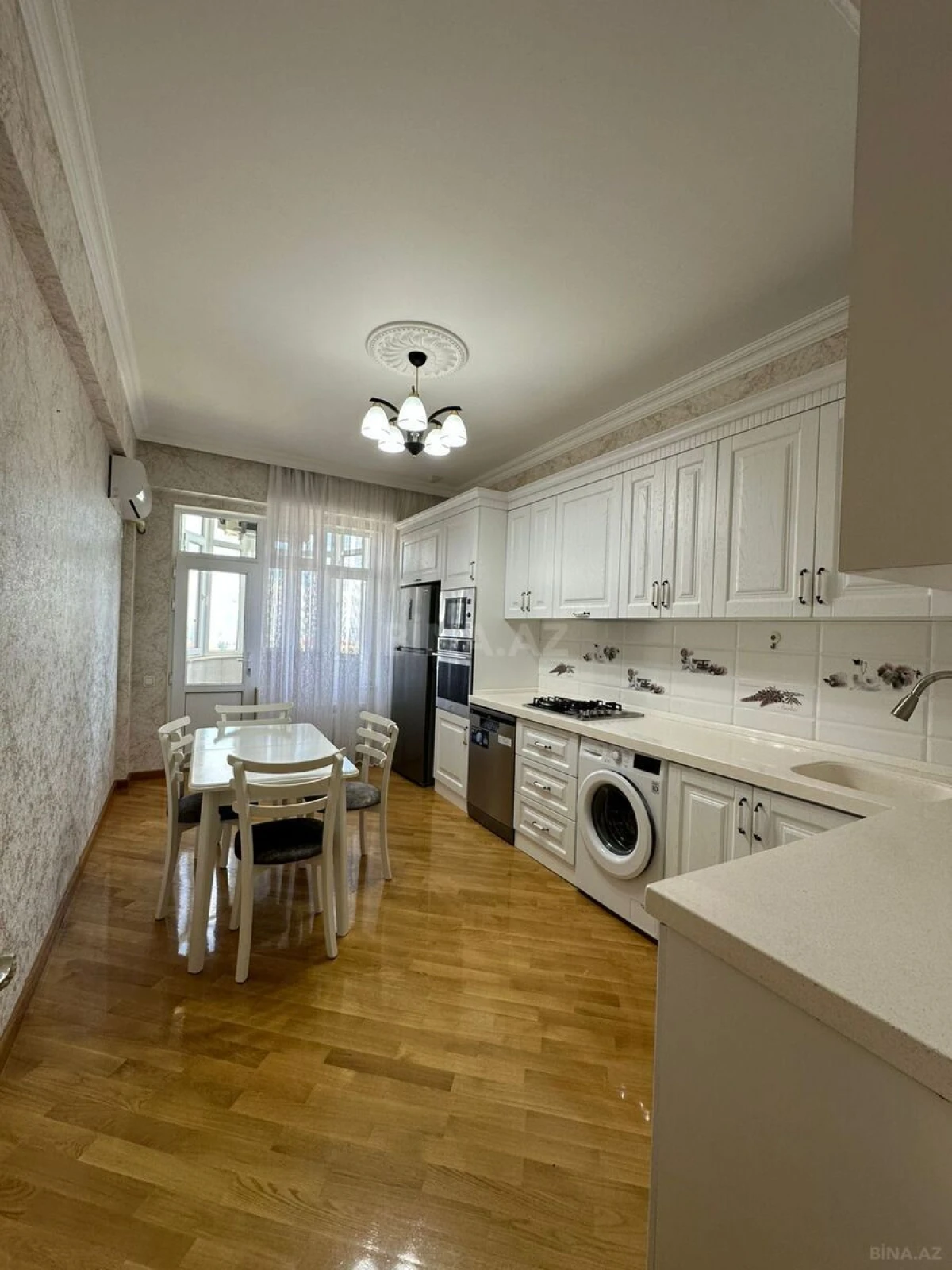 Satılır 2 otaqlı mənzil 120 m²