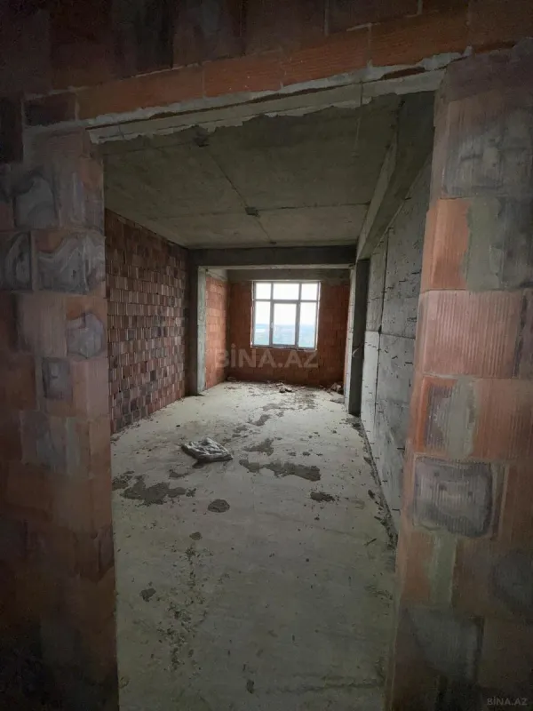 Satılır 3 otaqlı mənzil 122 m²