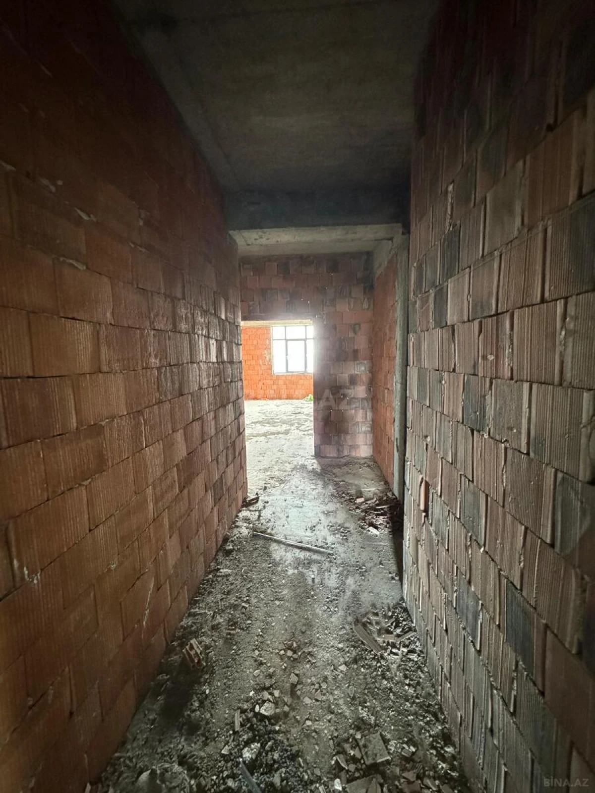 Satılır 3 otaqlı mənzil 122 m²