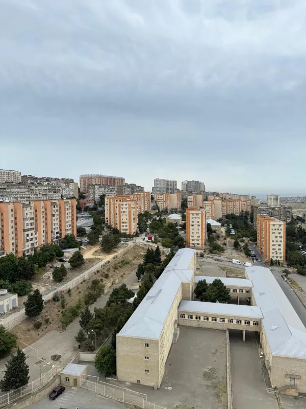 Satılır 3 otaqlı mənzil 122 m²
