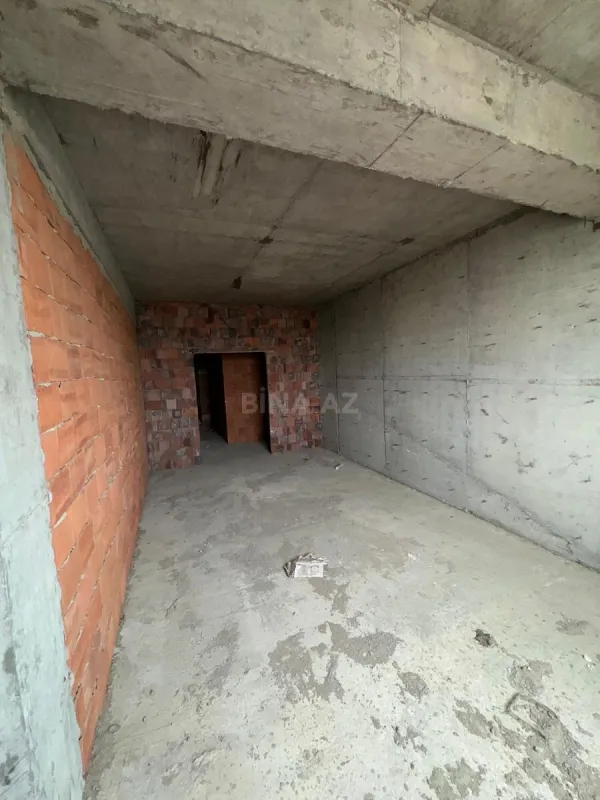 Satılır 3 otaqlı mənzil 122 m²