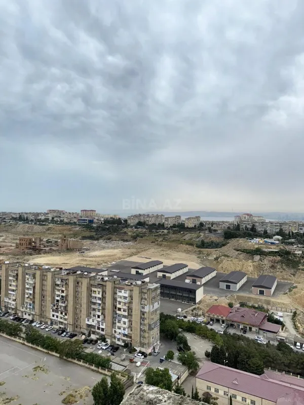 Satılır 3 otaqlı mənzil 122 m²