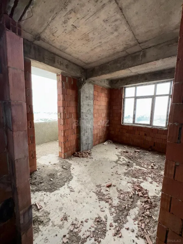 Satılır 3 otaqlı mənzil 122 m²