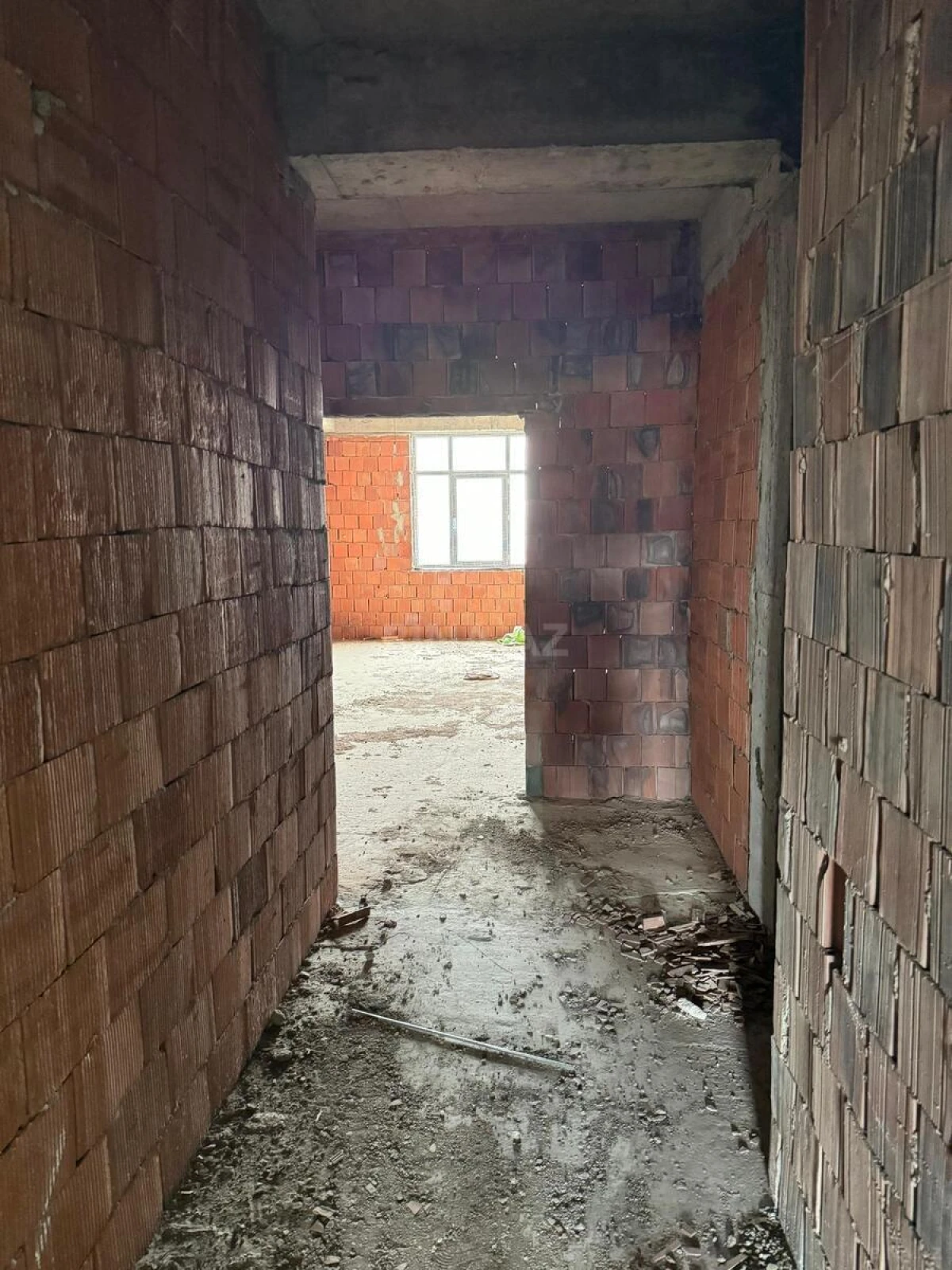 Satılır 3 otaqlı mənzil 122 m²