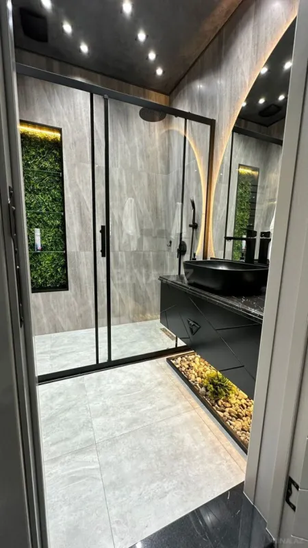 Kirayə verilir 3 otaqlı mənzil 180 m²