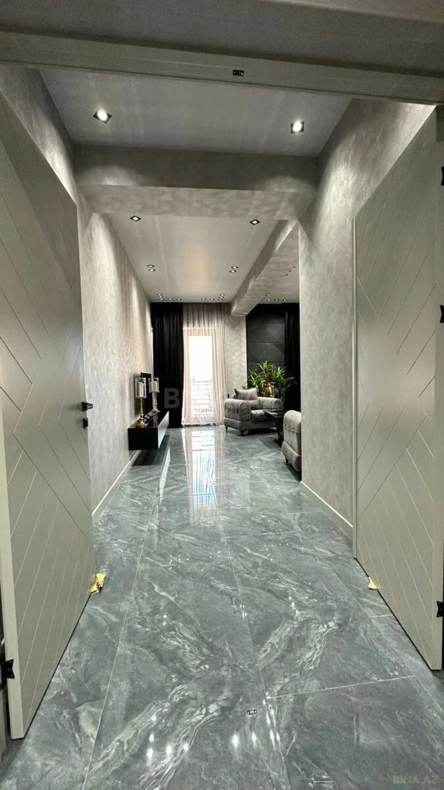 Kirayə verilir 3 otaqlı mənzil 180 m²