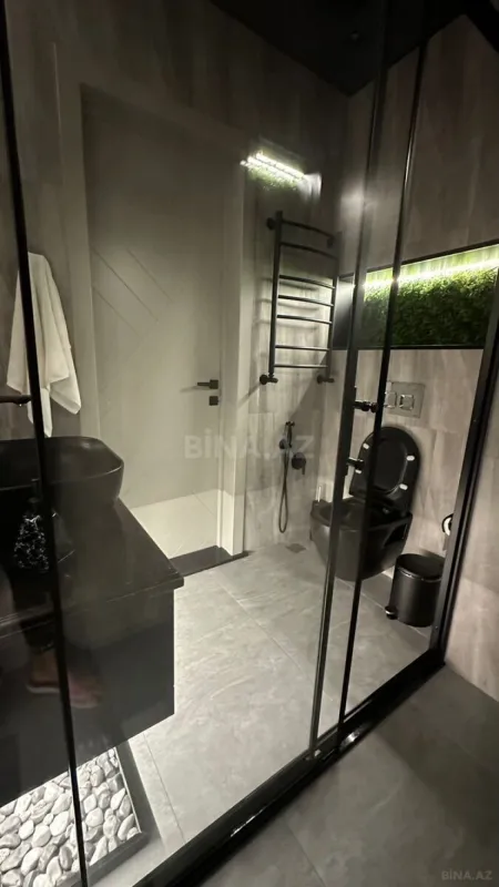 Kirayə verilir 3 otaqlı mənzil 180 m²