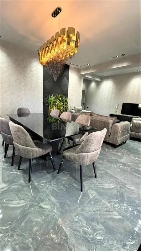 Kirayə verilir 3 otaqlı mənzil 180 m²