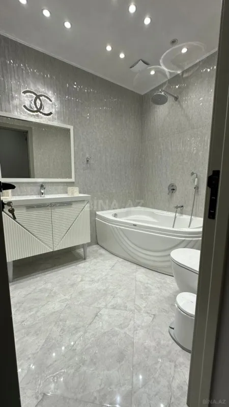 Kirayə verilir 3 otaqlı mənzil 180 m²