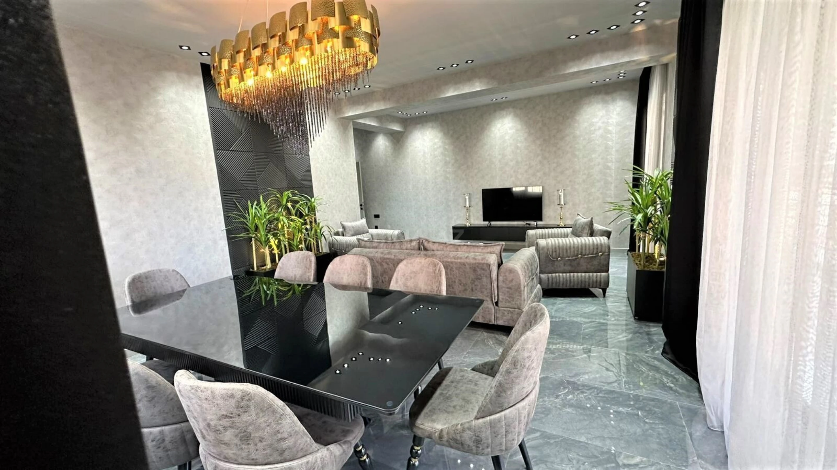 Kirayə verilir 3 otaqlı mənzil 180 m²