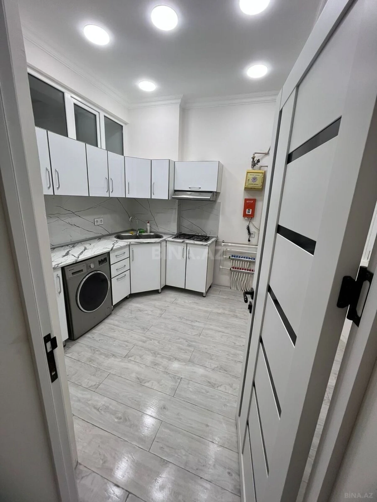 Kirayə verilir 2 otaqlı mənzil 74 m²