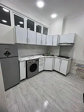 Kirayə verilir 2 otaqlı mənzil 74 m²