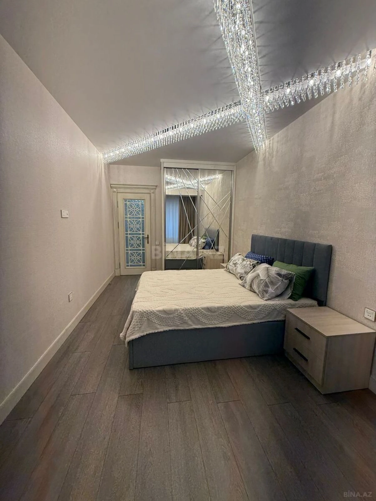 Satılır 2 otaqlı mənzil 64 m²