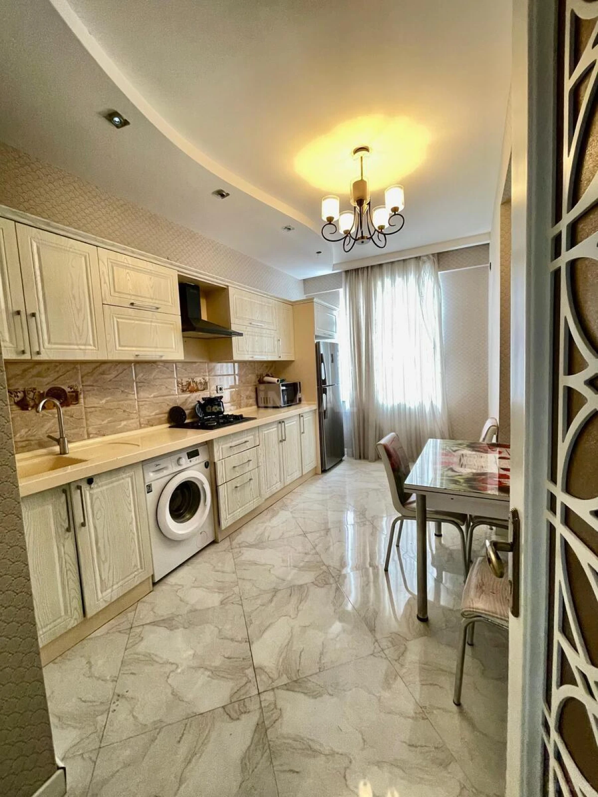 Kirayə verilir 2 otaqlı mənzil 80 m²