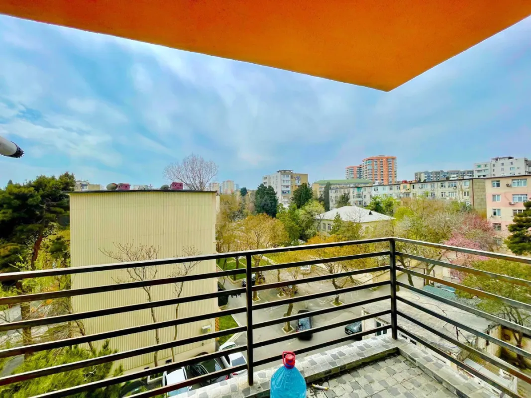 Kirayə verilir 2 otaqlı mənzil 80 m²