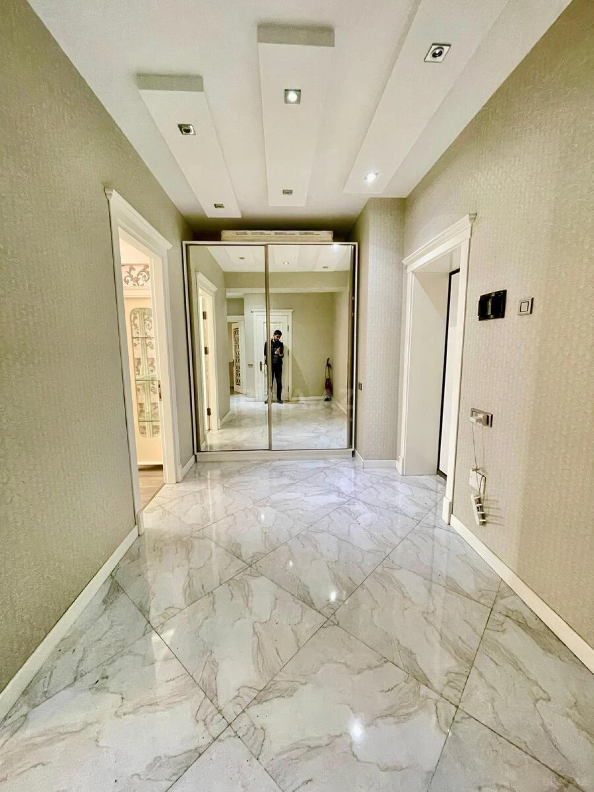 Kirayə verilir 2 otaqlı mənzil 80 m²