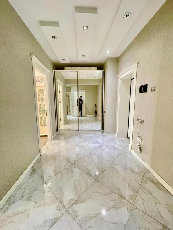 Kirayə verilir 2 otaqlı mənzil 80 m²