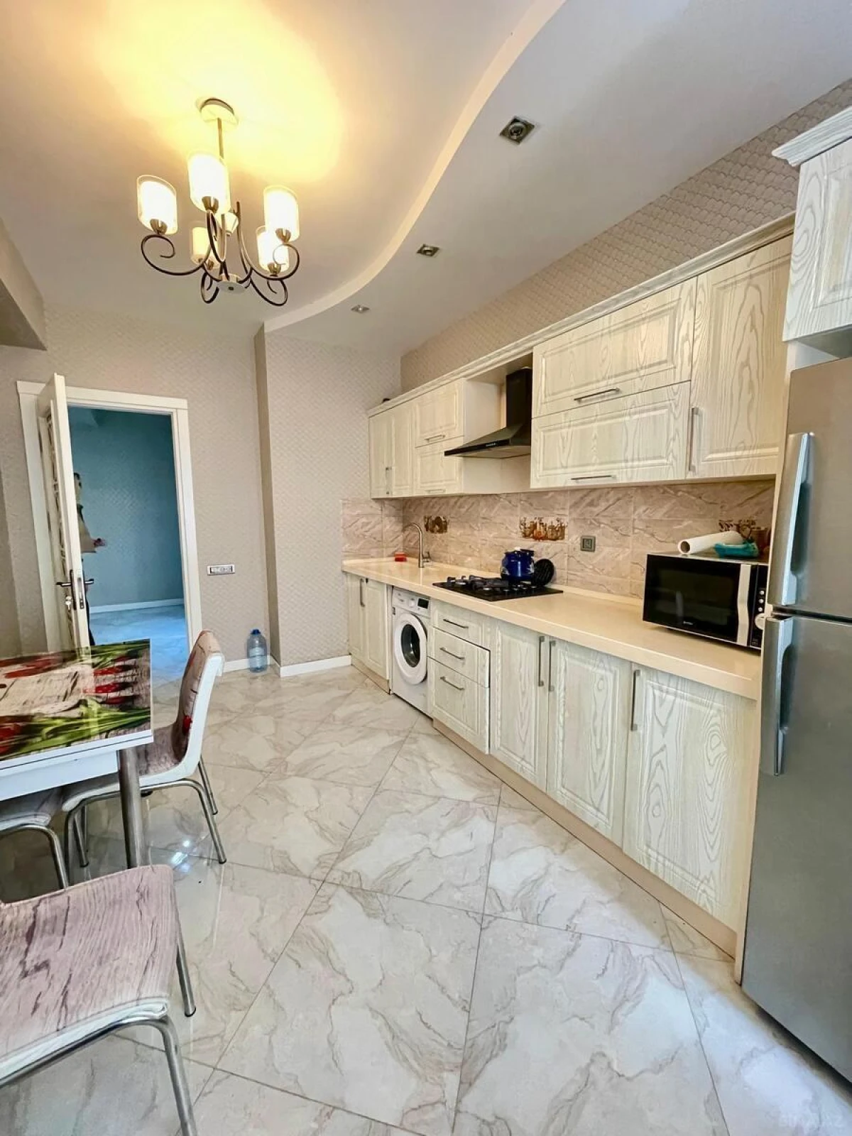 Kirayə verilir 2 otaqlı mənzil 80 m²