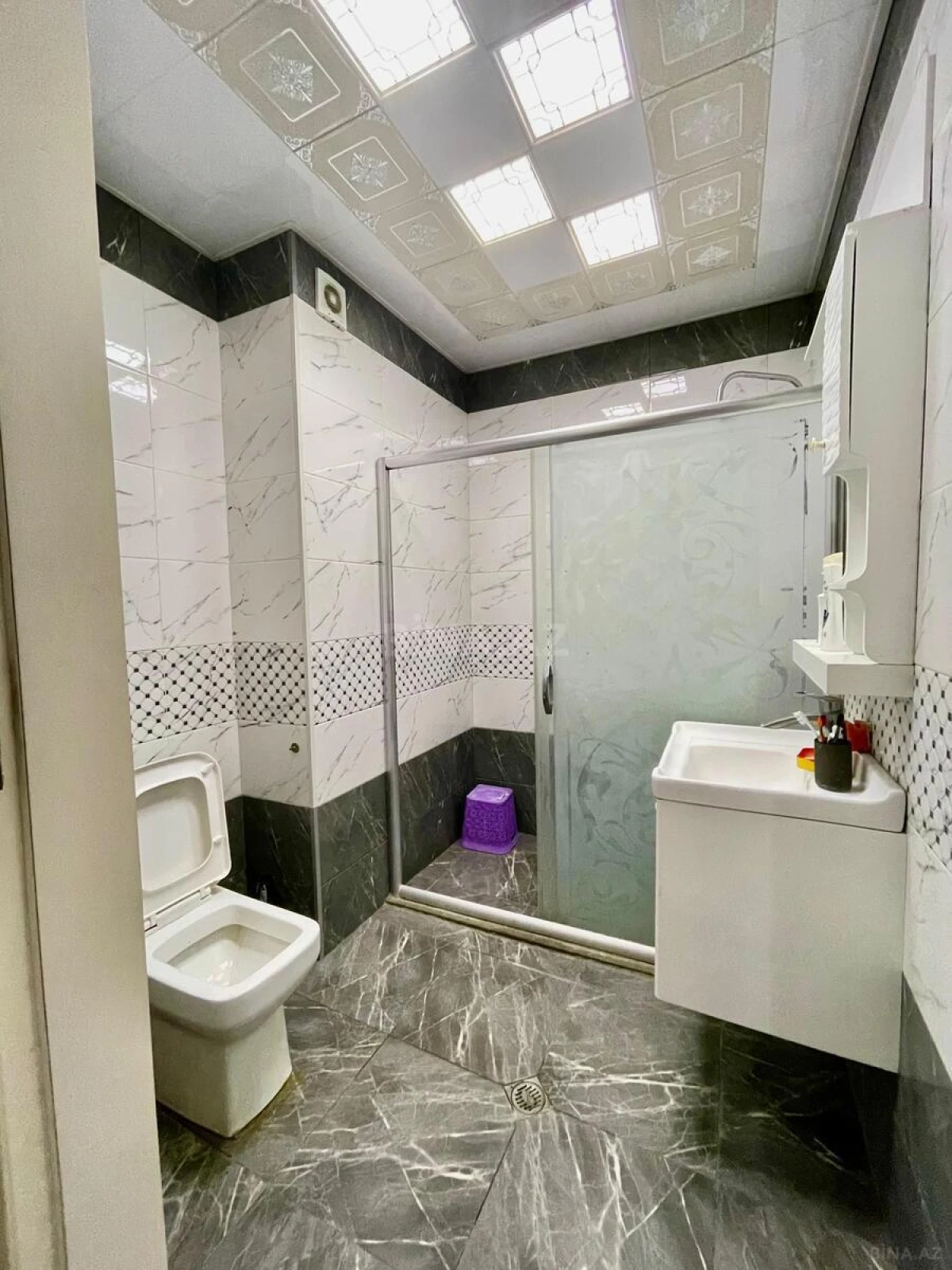 Kirayə verilir 2 otaqlı mənzil 80 m²