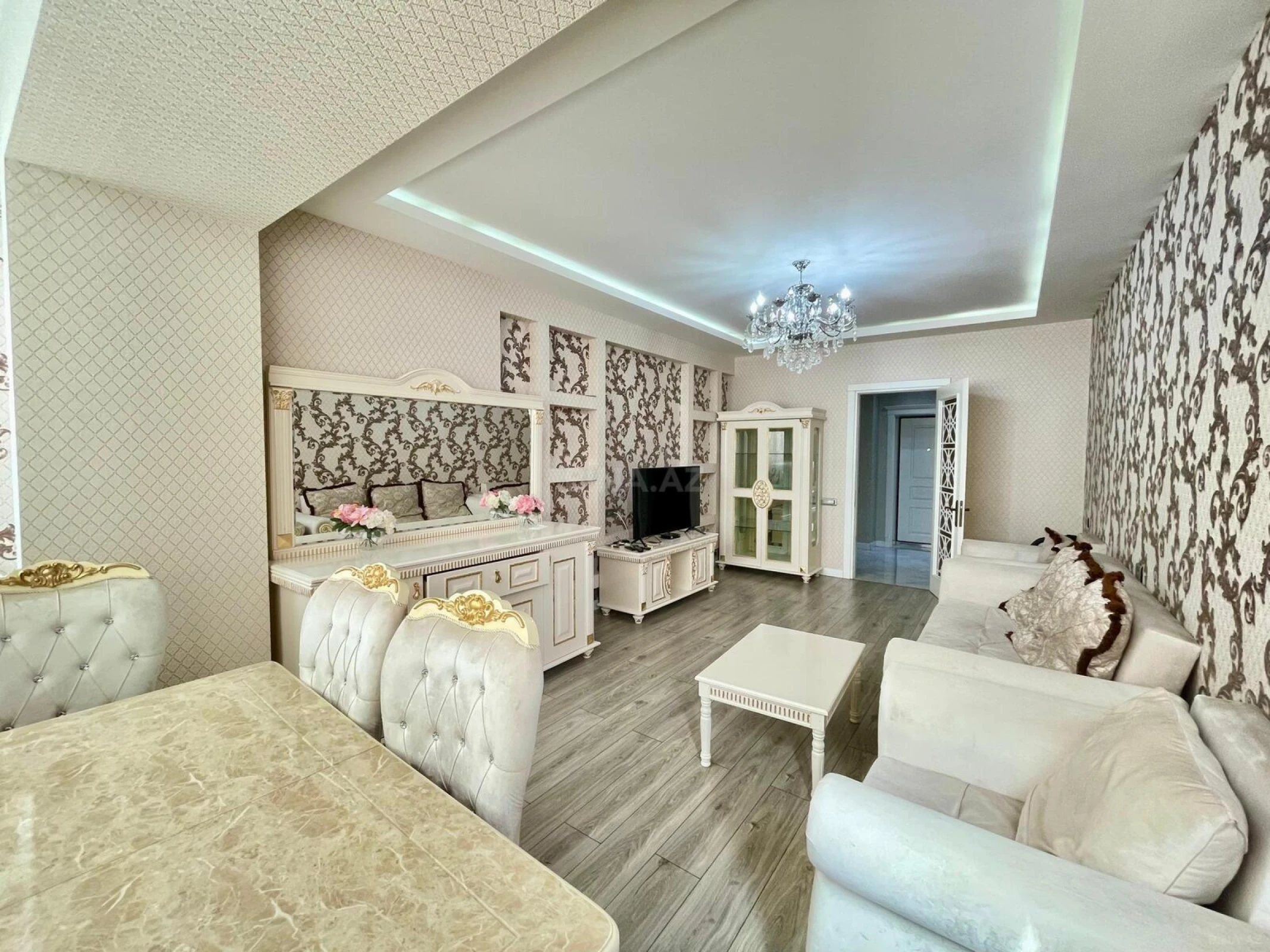 Kirayə verilir 2 otaqlı mənzil 80 m²