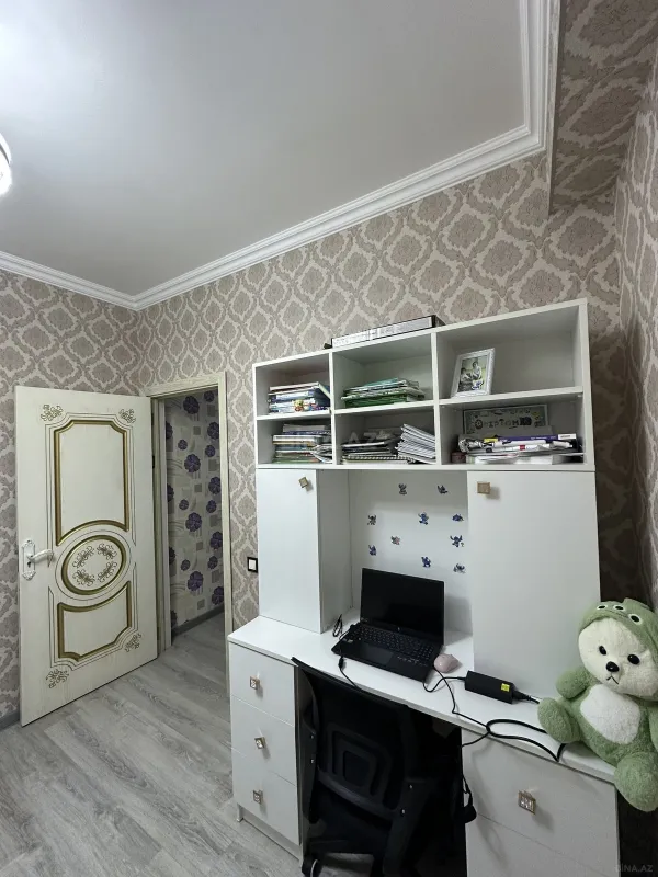 Satılır 4 otaqlı mənzil 83 m²