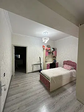 Satılır 4 otaqlı mənzil 83 m²