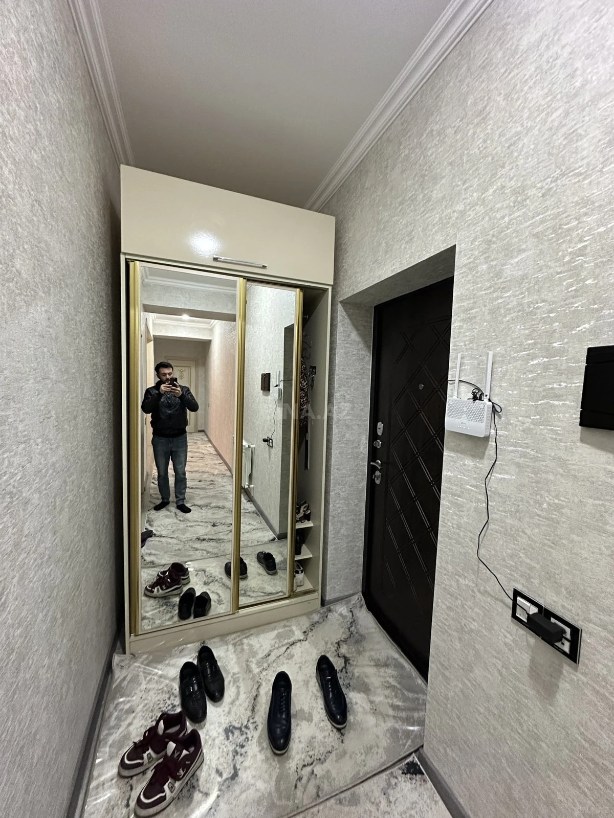 Satılır 4 otaqlı mənzil 83 m²