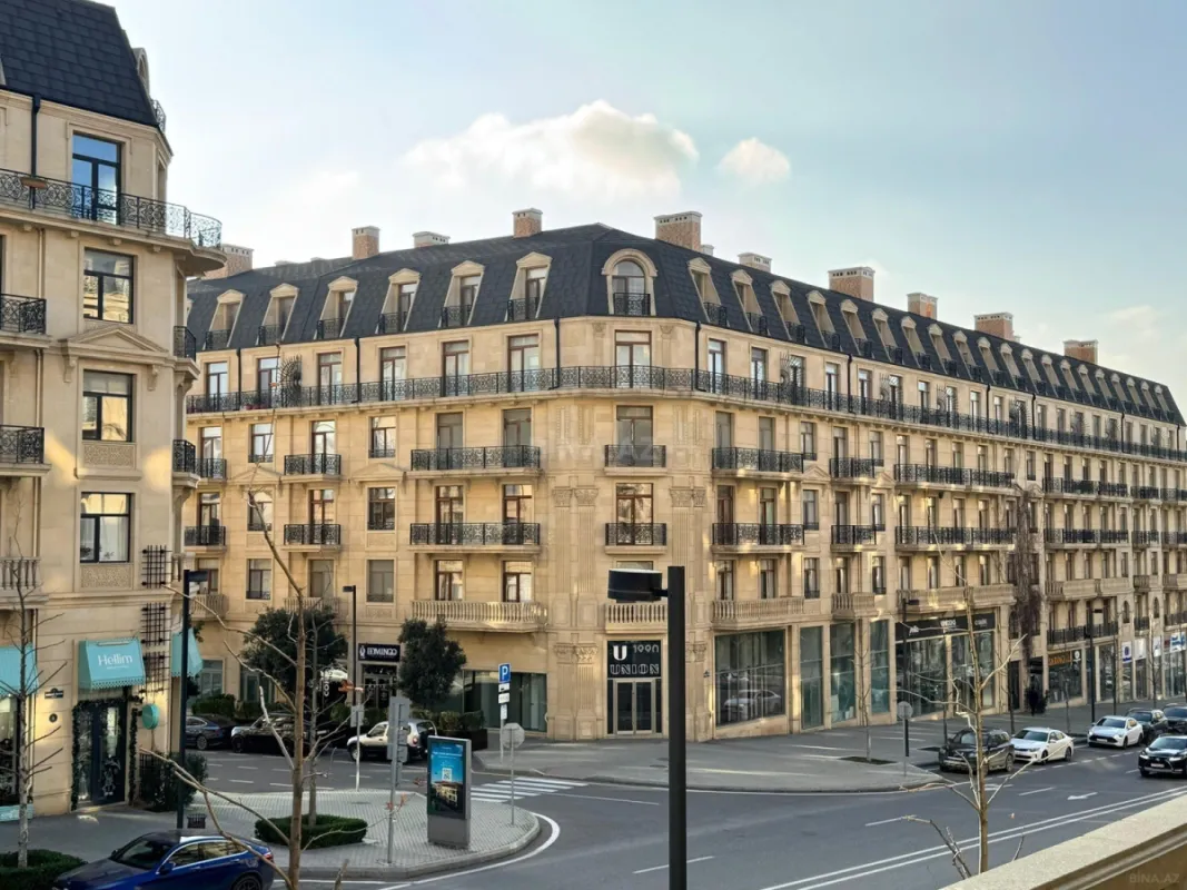 Satılır 4 otaqlı mənzil 157 m²