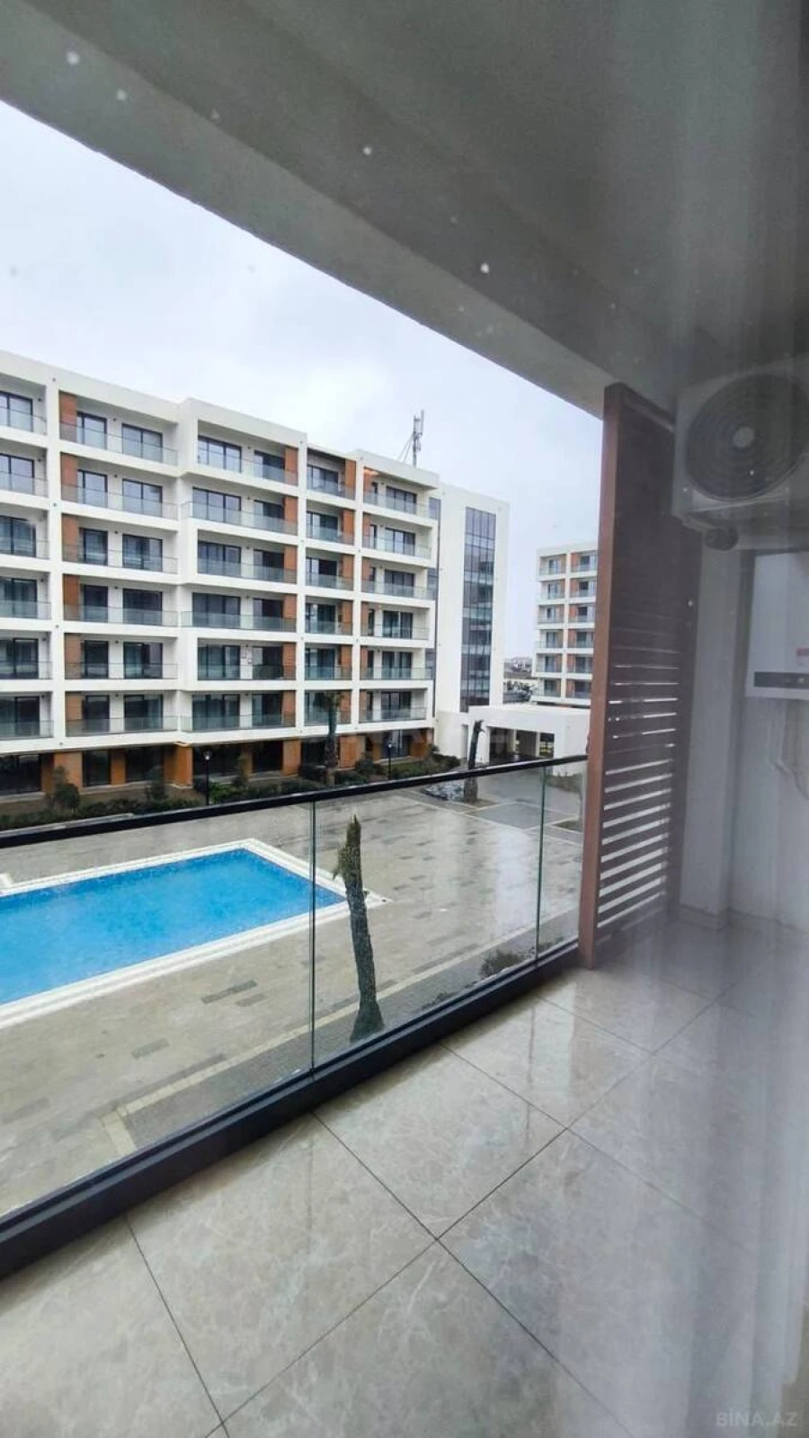 Satılır 2 otaqlı mənzil 103 m²