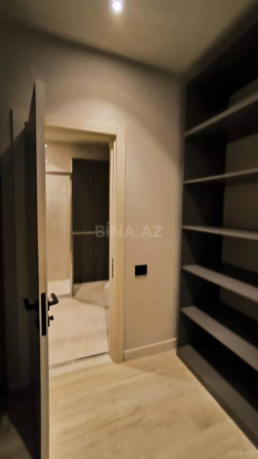 Satılır 2 otaqlı mənzil 103 m²