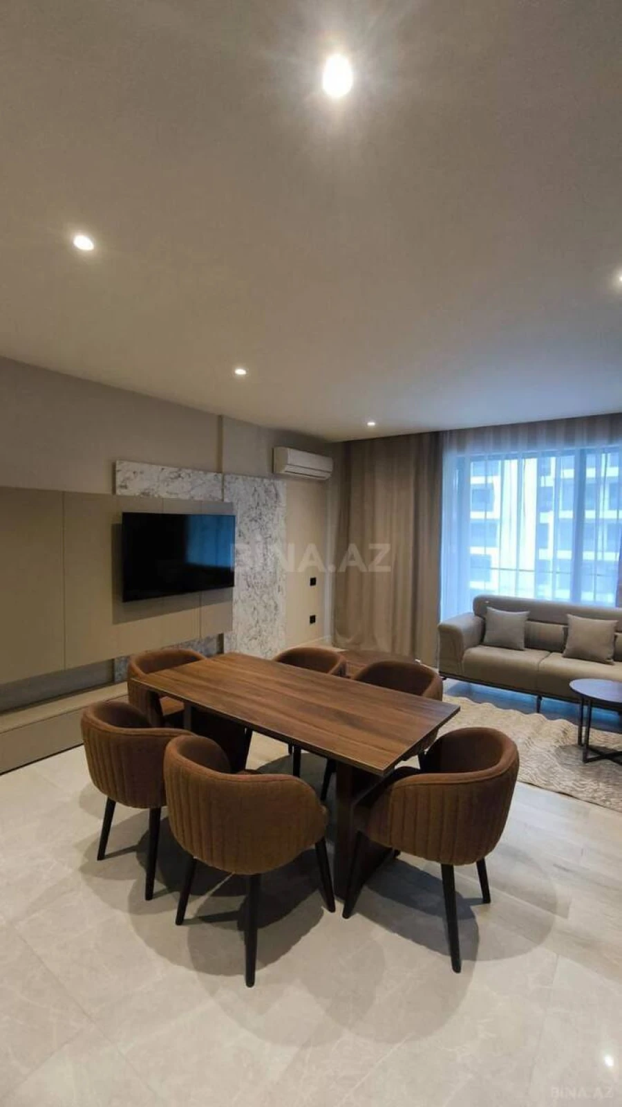 Satılır 2 otaqlı mənzil 103 m²