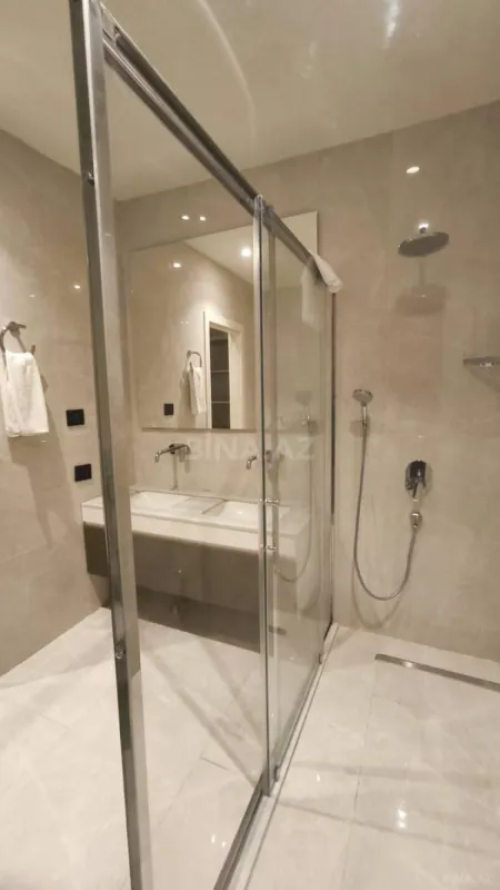 Satılır 2 otaqlı mənzil 103 m²