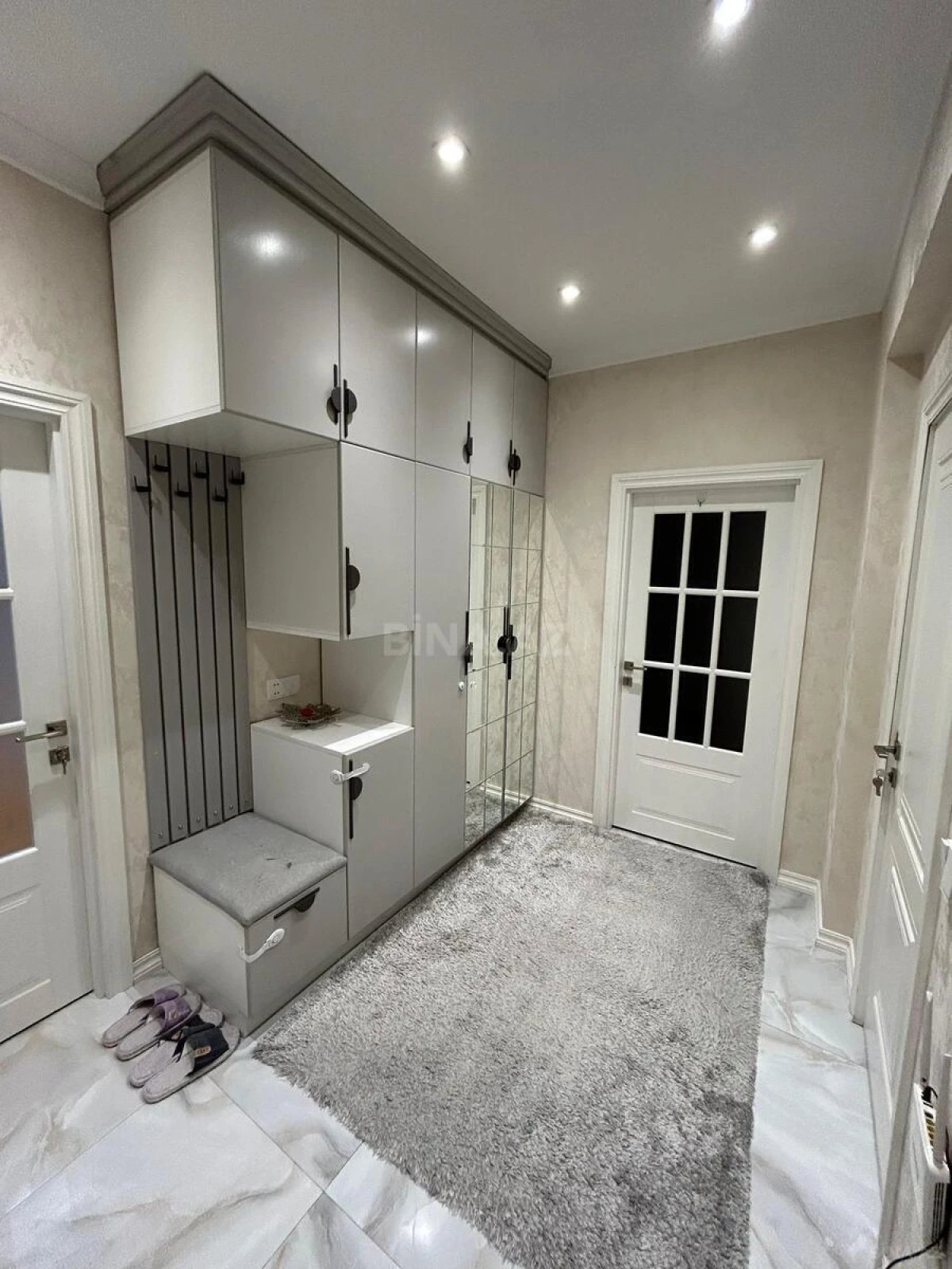 Satılır 2 otaqlı mənzil 75 m²