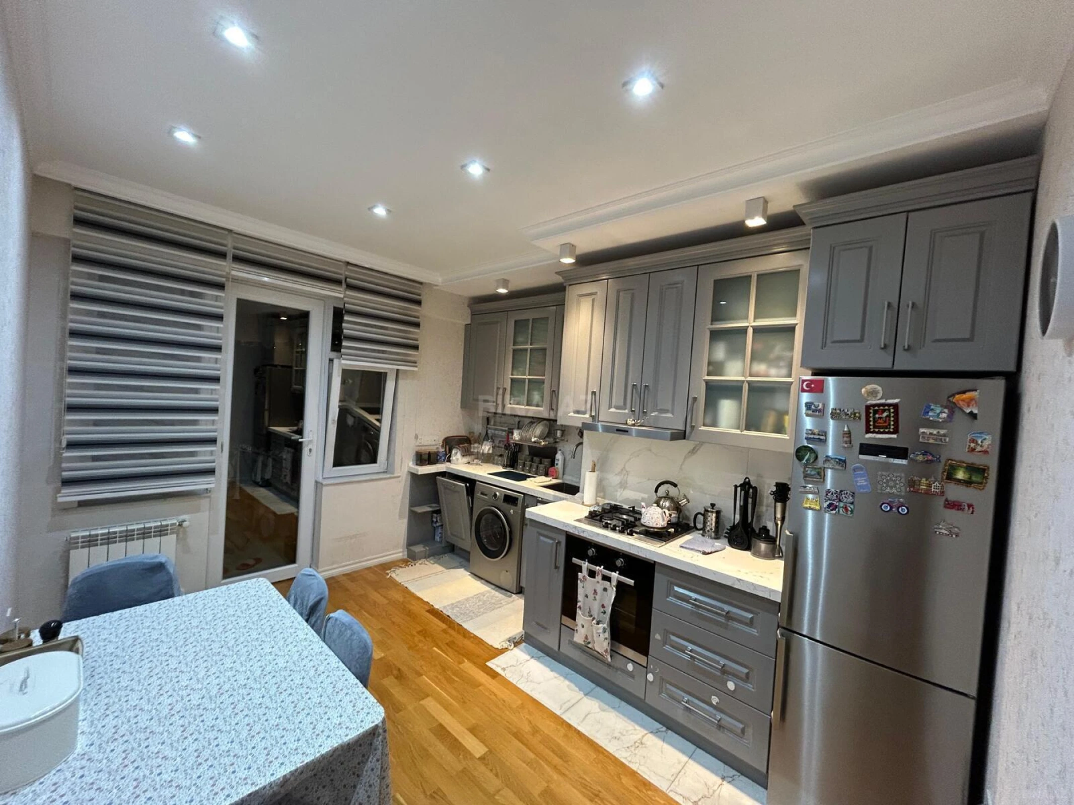 Satılır 2 otaqlı mənzil 75 m²