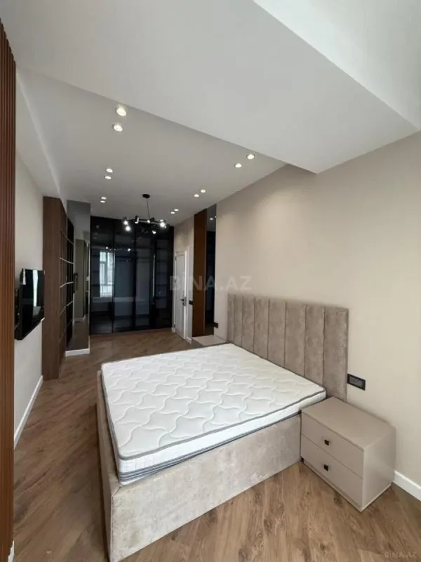 Satılır 3 otaqlı mənzil 118 m²