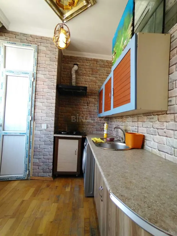 Satılır 2 otaqlı mənzil 75 m²