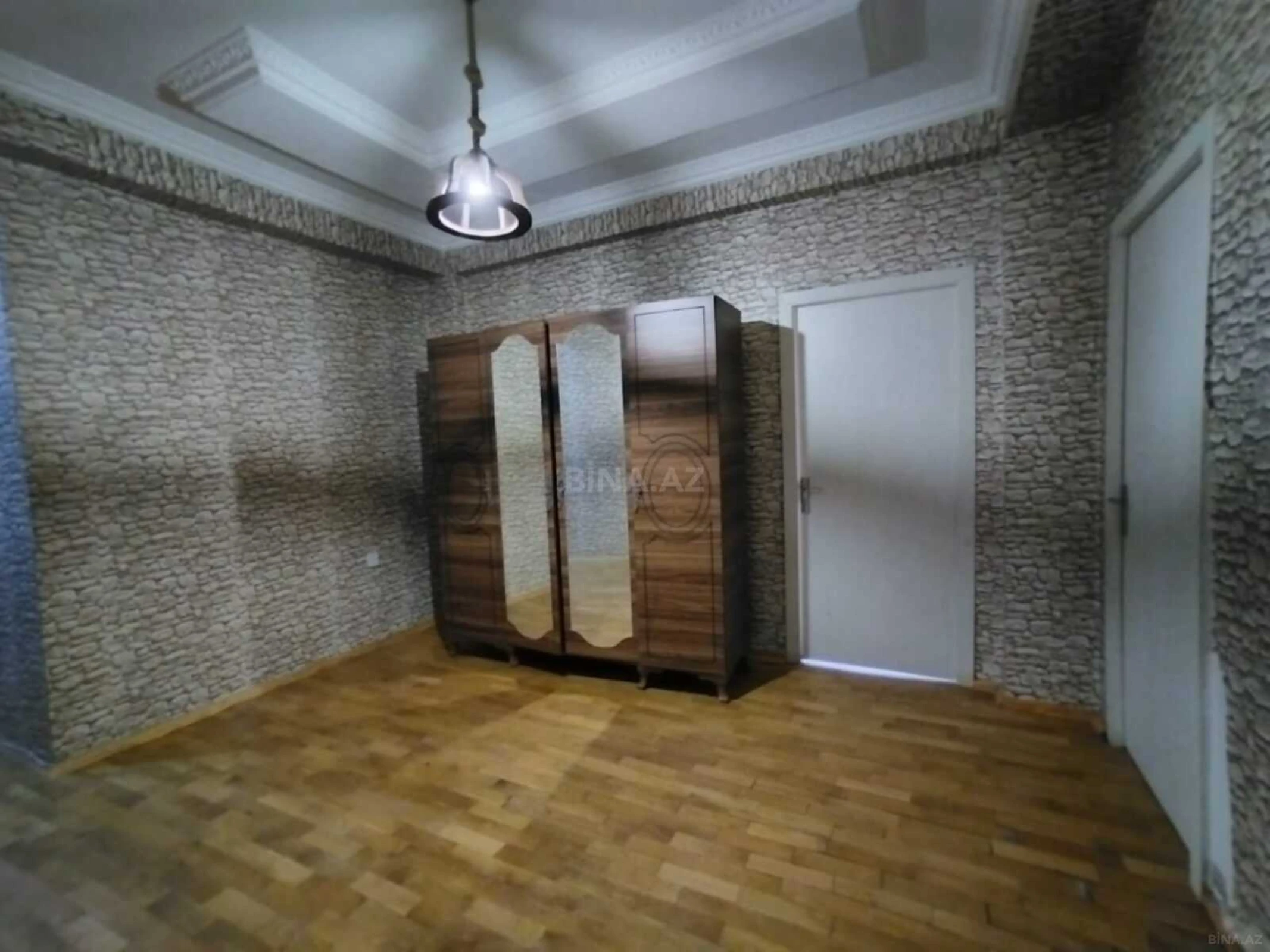 Satılır 2 otaqlı mənzil 75 m²