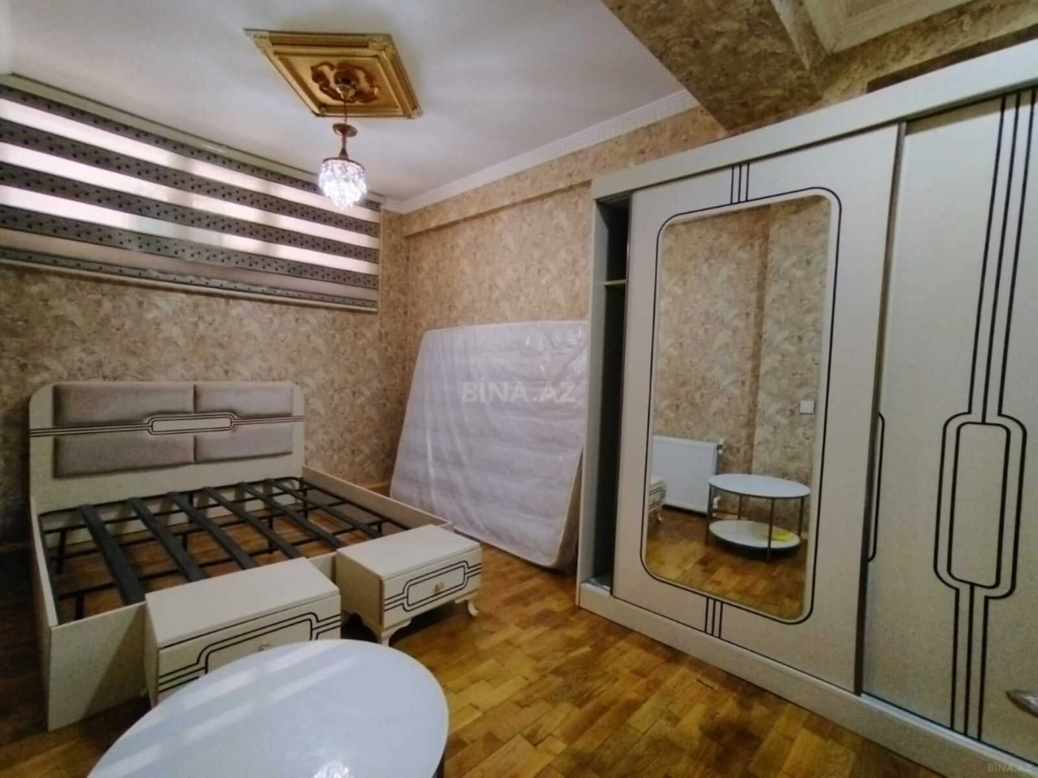 Satılır 2 otaqlı mənzil 75 m²