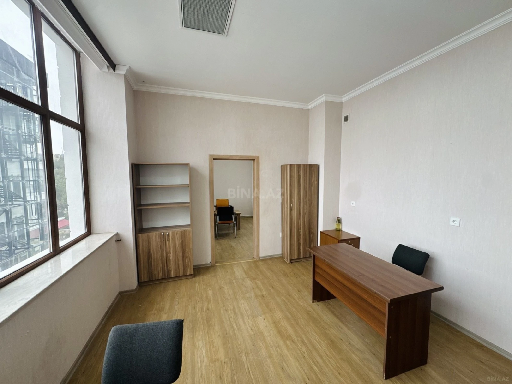 Kirayə verilir 2 otaqlı ofis 65 m²
