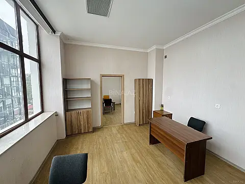 Kirayə verilir 2 otaqlı ofis 65 m²