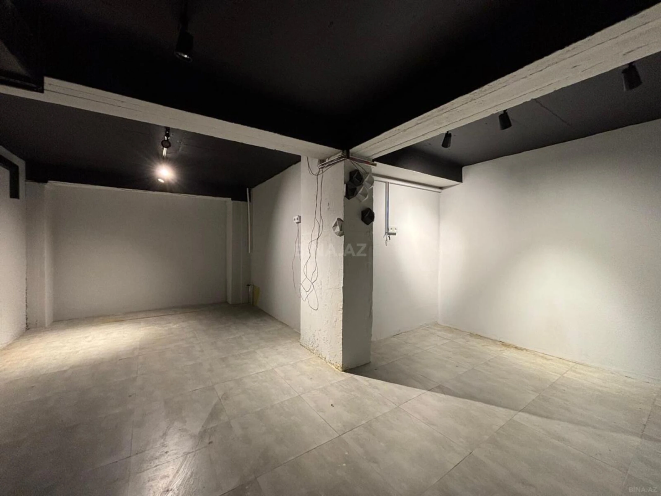 Satılır obyekt 196 m²