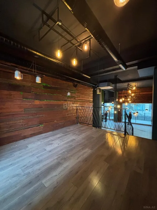 Satılır obyekt 196 m²