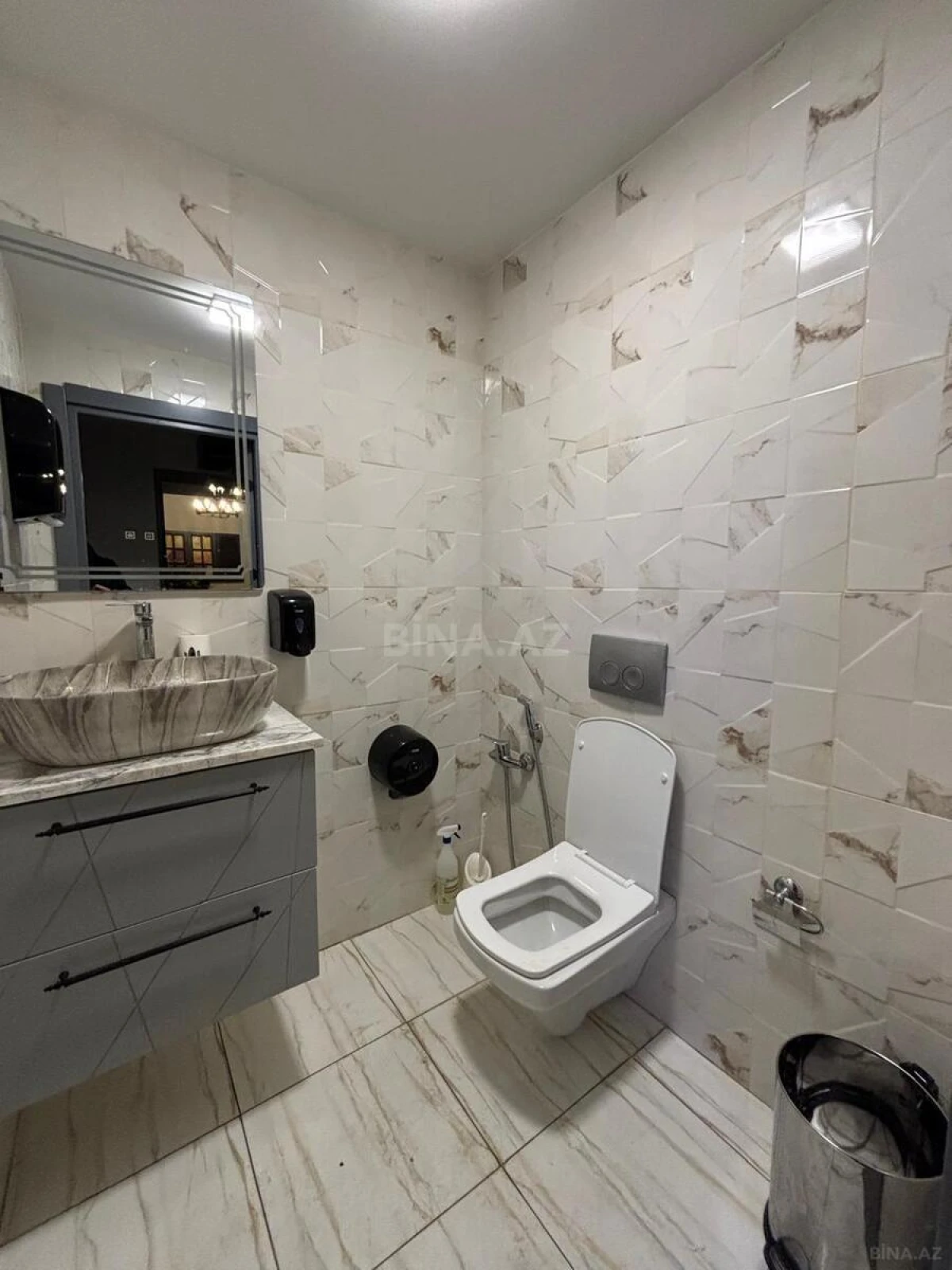 Satılır obyekt 196 m²