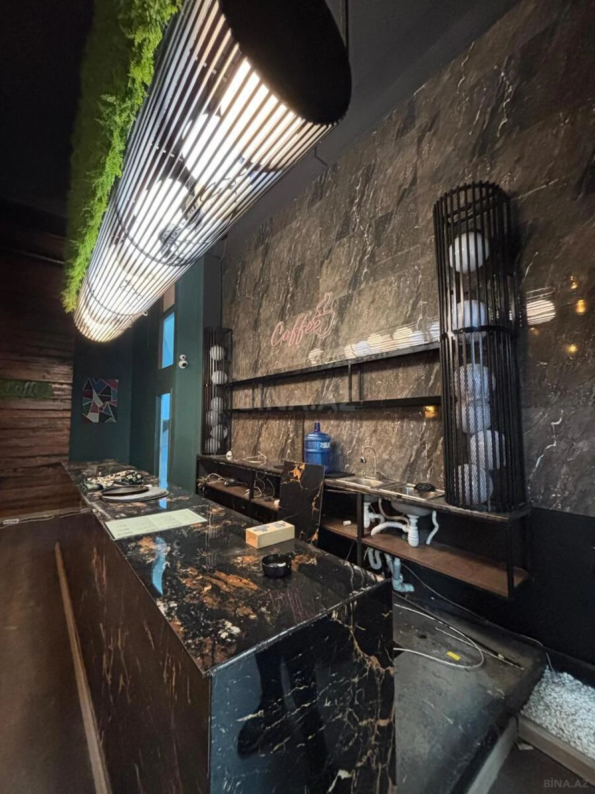 Satılır obyekt 196 m²