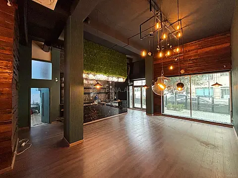 Satılır obyekt 196 m²