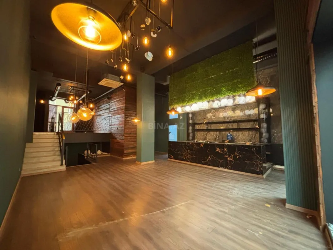 Satılır obyekt 196 m²