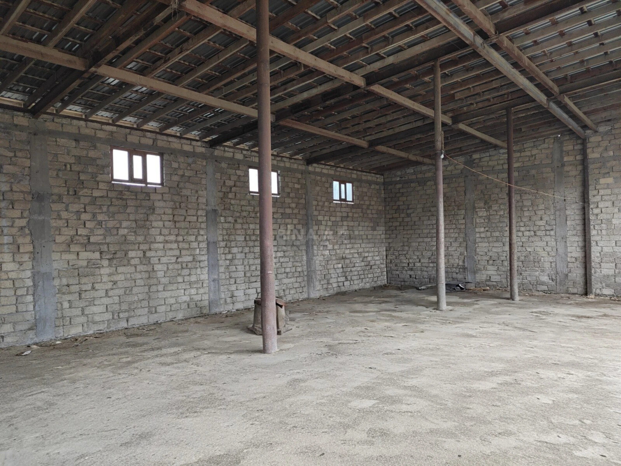 Kirayə verilir obyekt 300 m²