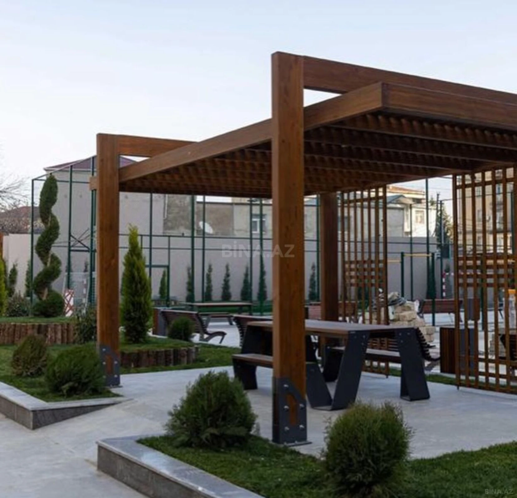 Satılır 3 otaqlı mənzil 135 m²