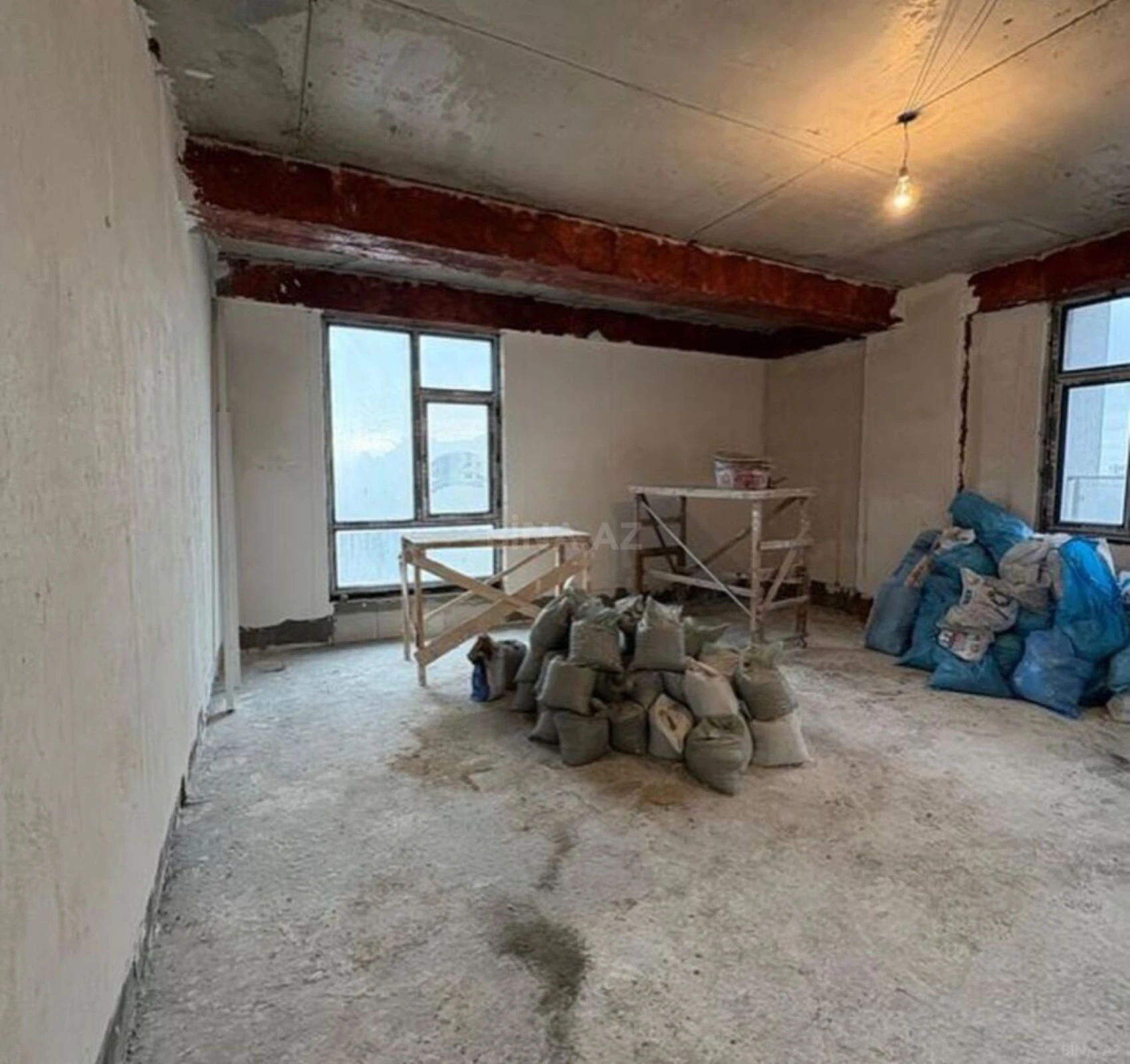 Satılır 3 otaqlı mənzil 135 m²